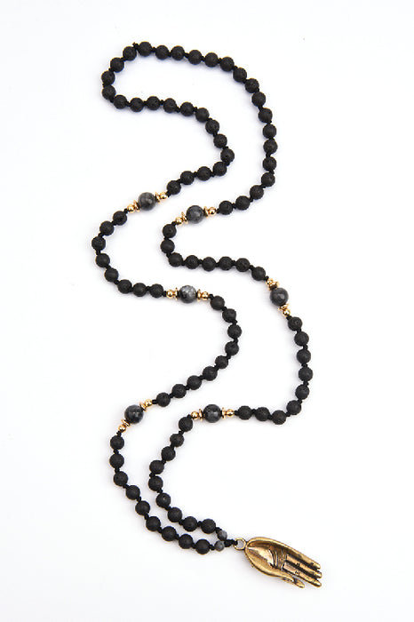 Edelsteinkette 80cm - 6mm Lavastein, 8mm schwarzer Labradorit mit Anhänger Hand 1.4x4cm