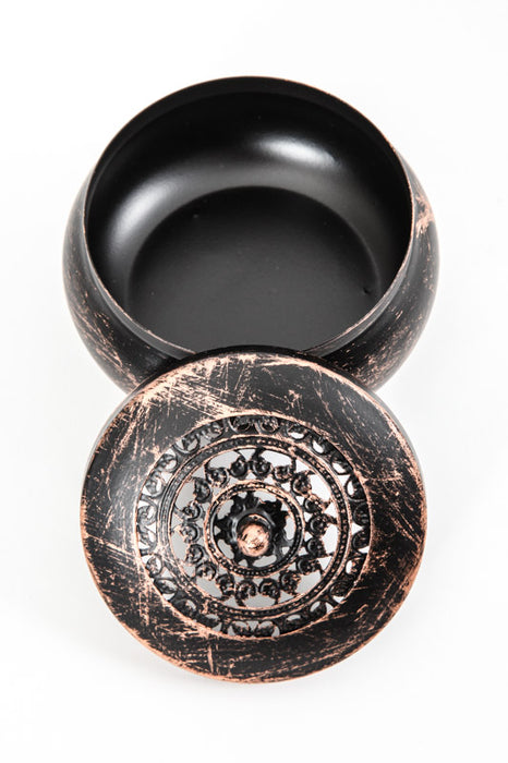 Récipient rond en fer avec couvercle