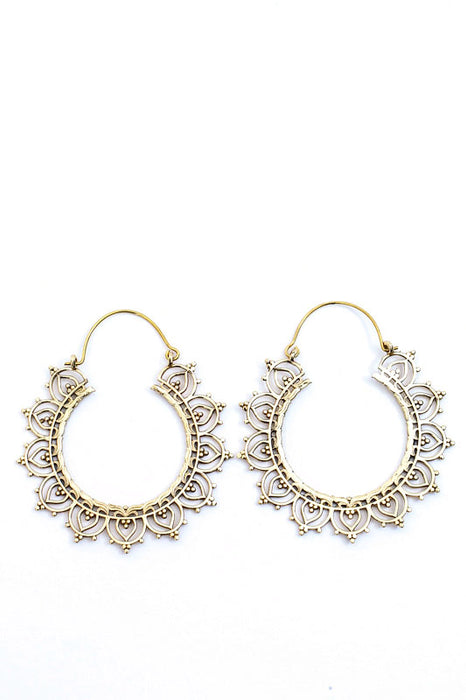 Earrings round decorated gold colored