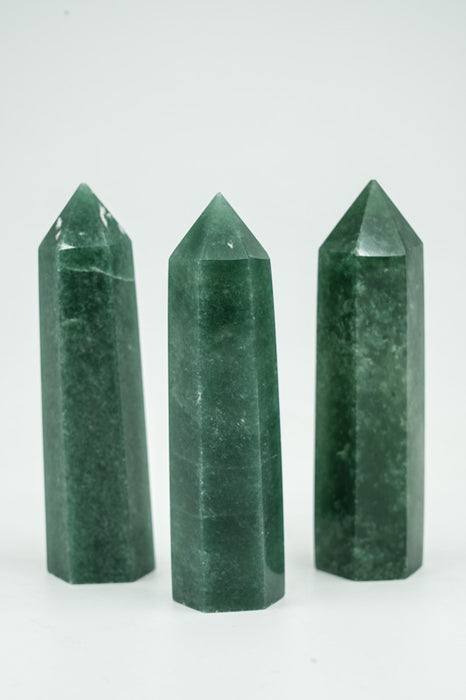 Agate mousse à pointe de pierre précieuse