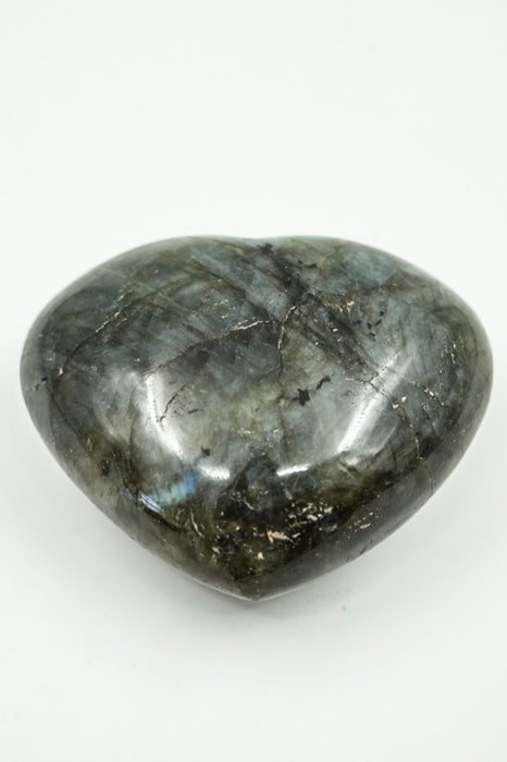 Pierre porte-bonheur en forme de cœur en labradorite