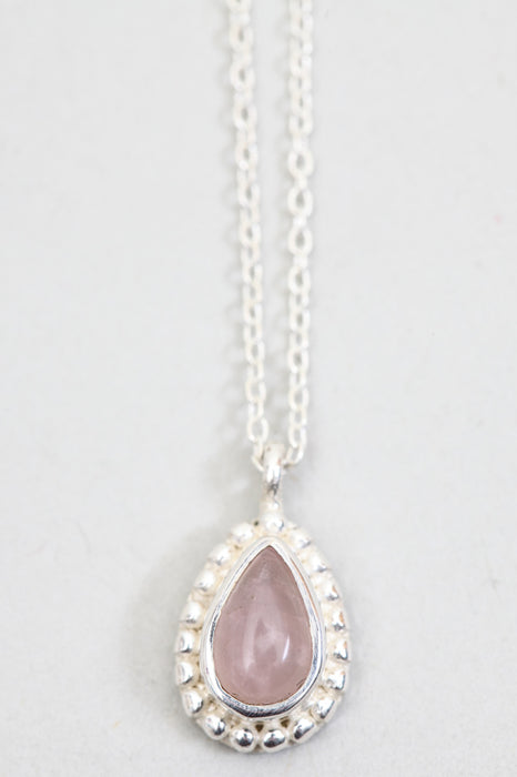 Collier en argent avec pendentif quartz rose