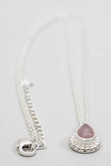 Collier en argent avec pendentif quartz rose