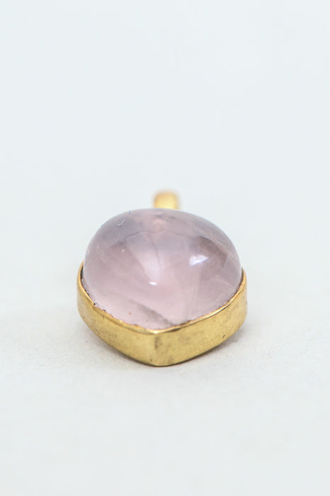 Pendentif laiton plaqué or quartz rose