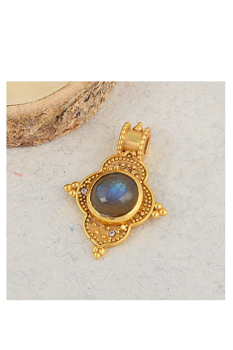 Pendant brass gold plated labradorite