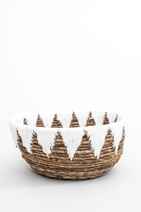 Banana leaf basket with macrame white