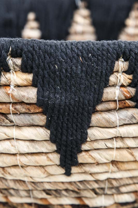 Banana leaf basket with macrame black