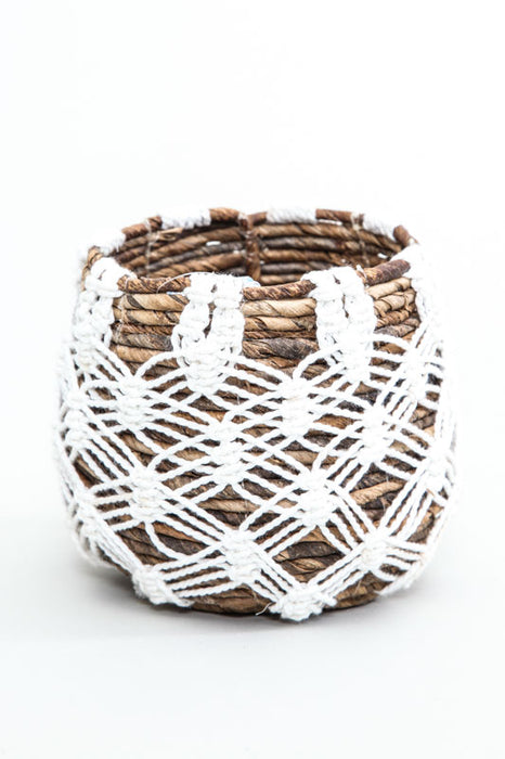 Banana leaf basket with macrame white