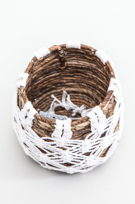 Banana leaf basket with macrame white