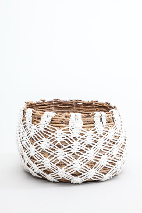 Banana leaf basket with macrame white