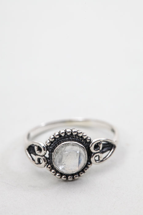 Silver ring rainbow moonstone