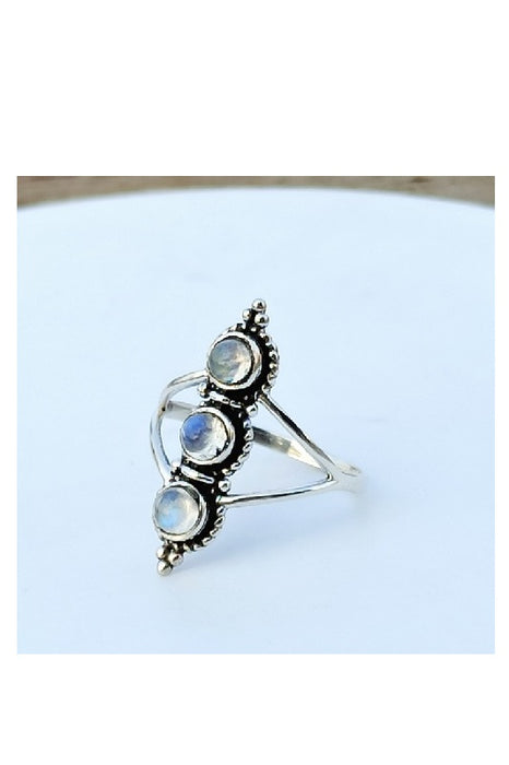 Silver ring rainbow moonstone