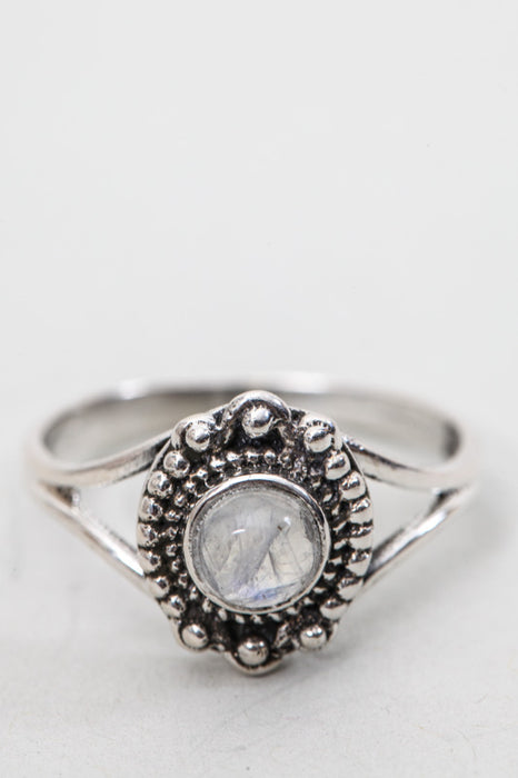 Silver ring rainbow moonstone