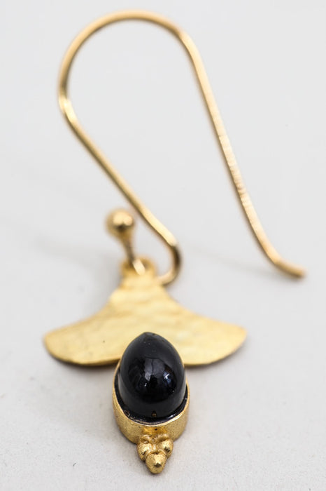 Earring brass gold plated black onyx