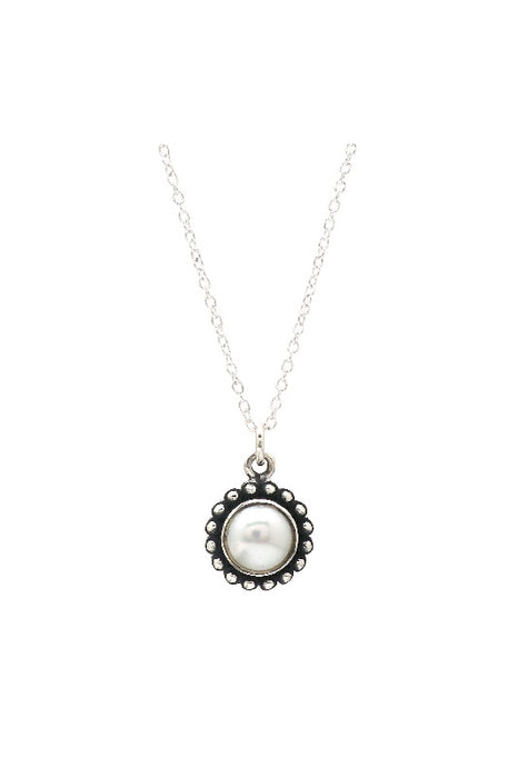 Silver necklace with freshwater pearl pendant