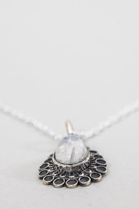 Silver necklace with rainbow moonstone pendant