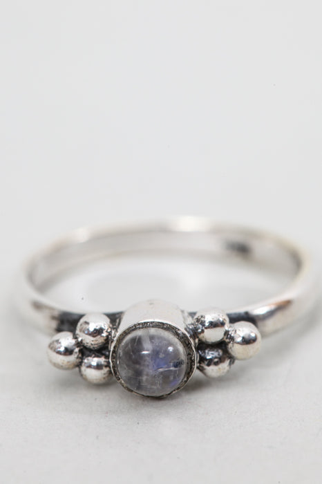 Silver ring rainbow moonstone