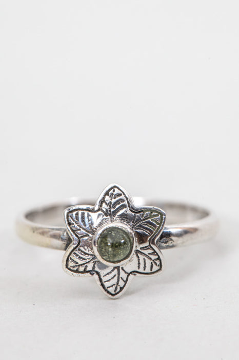 Silver ring Peridot