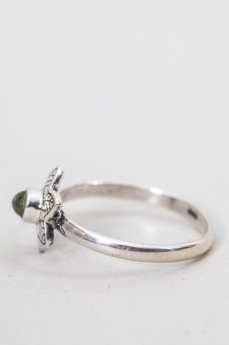 Silver ring Peridot