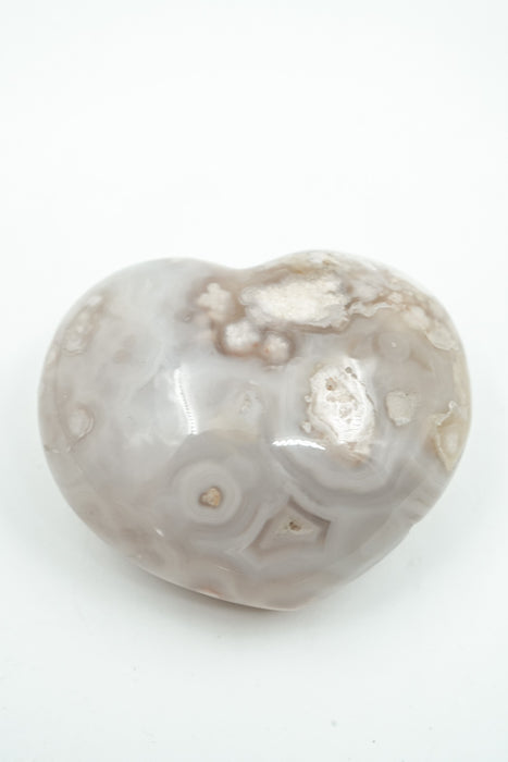 Pierre porte-bonheur en agate fleur de cœur
