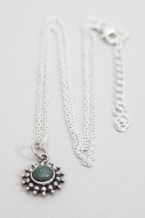 Silver chain with aventurine pendant 13x13mm