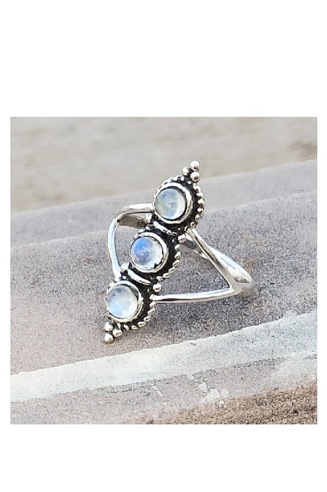 Silver ring rainbow moonstone