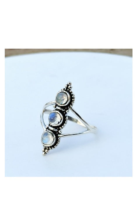 Silver ring rainbow moonstone