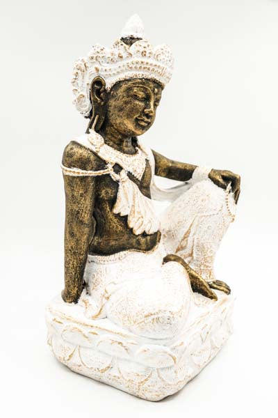 Dewi sitzend weiss goldfarben 40 cm