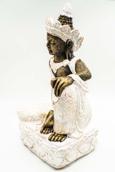 Dewi sitzend weiss goldfarben 40 cm