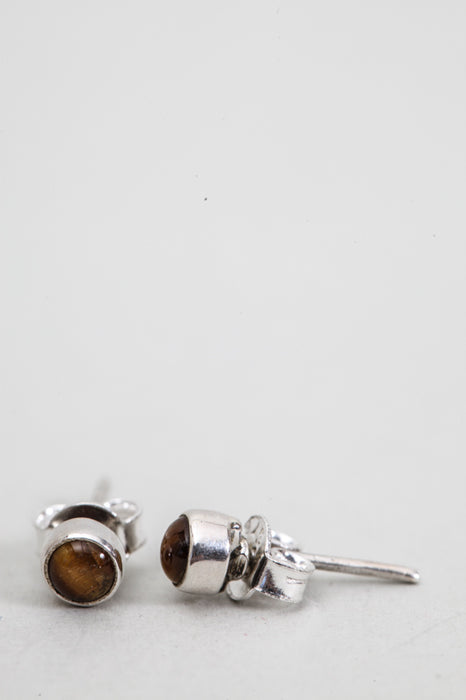 Silver earring tiger eye