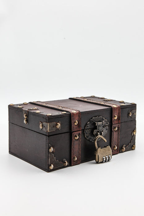 Wooden chest with lock 20 x 12 x 8.5 cm