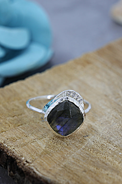 Silver ring labradorite