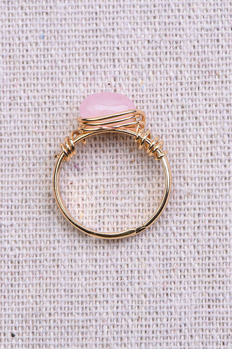 Ring rose quartz gold colored