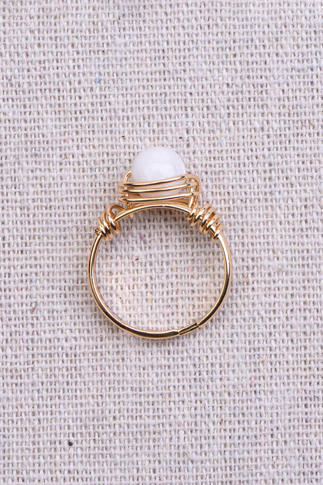 Ring moonstone gold colored