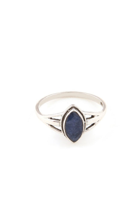 Silver ring blue sapphire