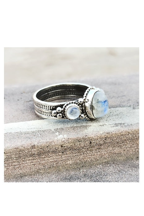 Silver ring rainbow moonstone