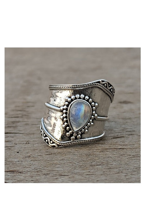 Silver ring rainbow moonstone