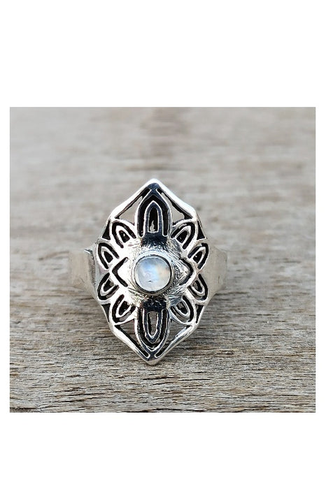 Silver ring rainbow moonstone