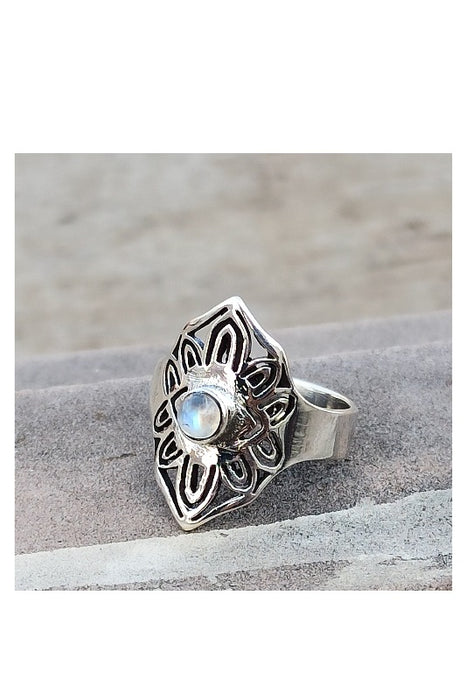 Silver ring rainbow moonstone