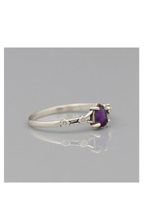 Silver ring amethyst