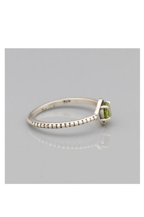 Silver ring Peridot