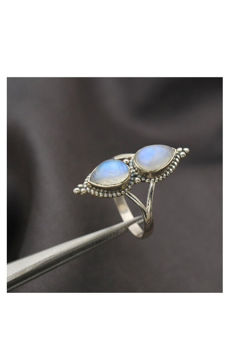 Silver ring rainbow moonstone