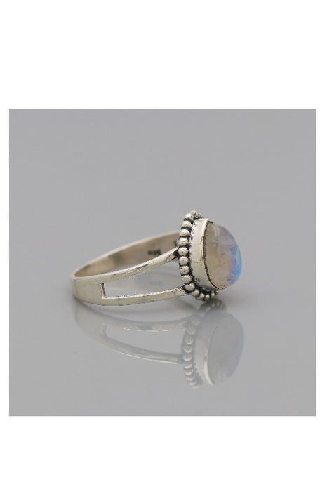 Silver ring rainbow moonstone