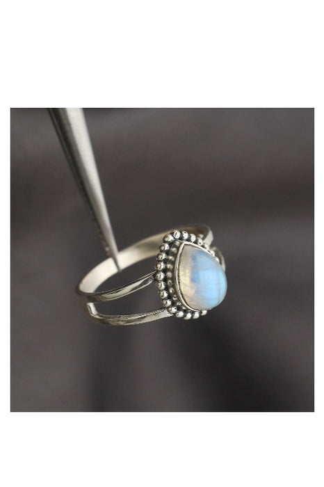 Silver ring rainbow moonstone