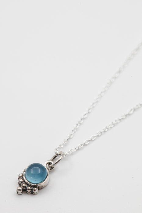 Silver necklace with blue chalcedony pendant