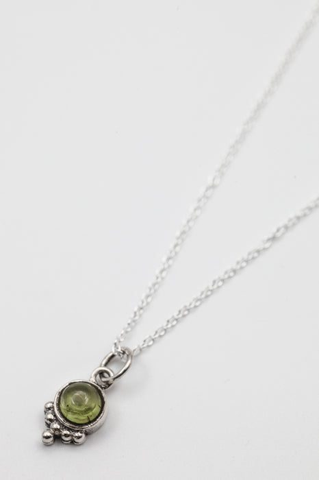 Silver necklace with peridot pendant