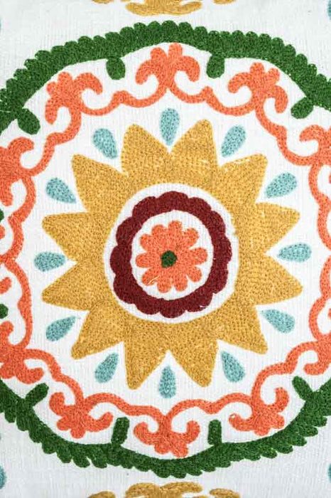 Decorative cushion embroidered ochre/green/red 40x40 cm