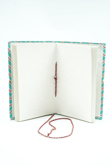 Notizbuch handgemacht klein Linien hellblau/rot/weiss