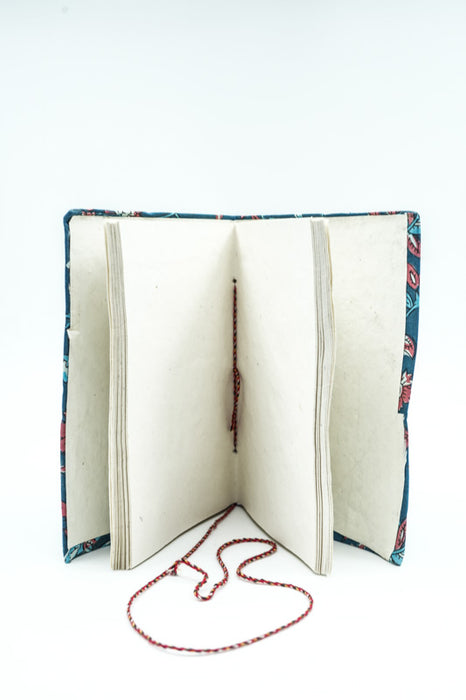 Carnet fait main grandes fleurs bleu foncé/rouge/bleu clair