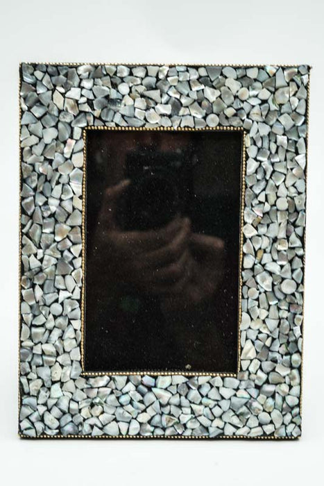 Bilderrahmen mit Steinen verziert